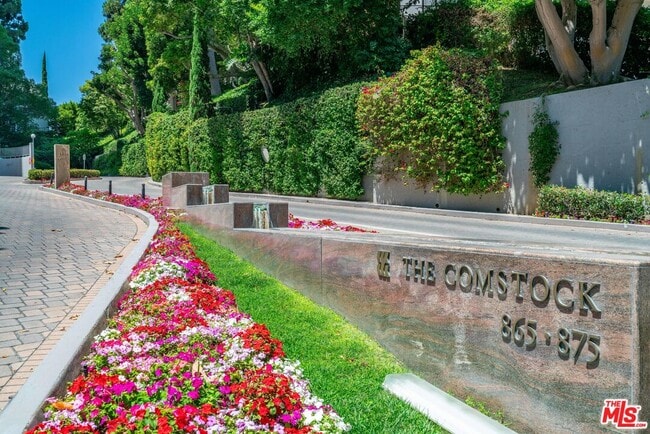 Building Photo - 865 Comstock Ave Unit 7F