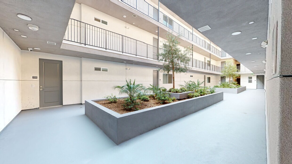 3D Tour - 15755 Saticoy St Apartments
