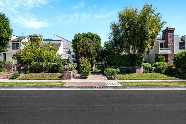 Photo - 18731 Hatteras St