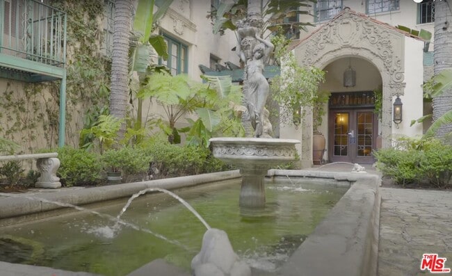 Photo - 642 Bronson Ave Unit 207