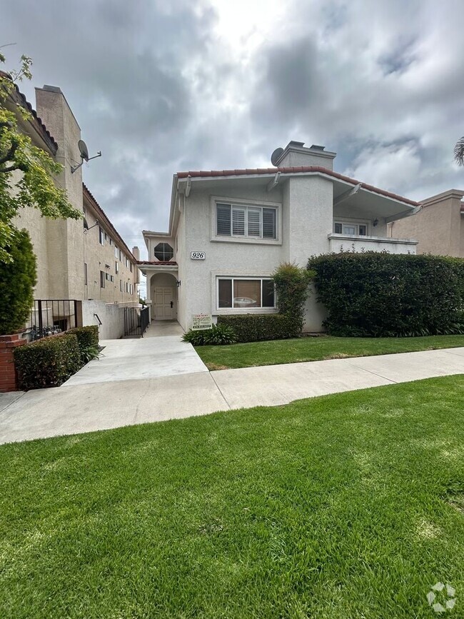 Building Photo - Summer Move in Special $500 off First mont... Unit 4 Rental
