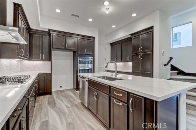 Photo - 130 Spectacle