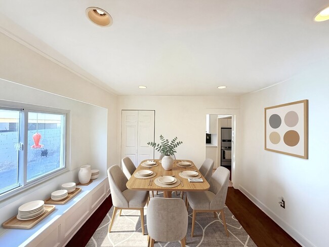 Photo - 4447 Lockwood Ave