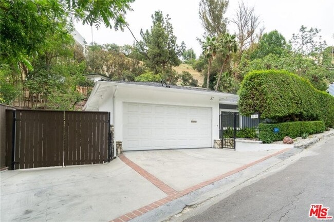 Photo - 3720 Ventura Canyon Ave