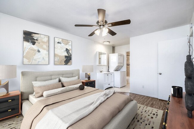 Photo - Lakeside Upstairs First Month FREE 1 Bd / 1 ba w/ In Unit Laundry, Parking, + Water/Trash Included Unit #76