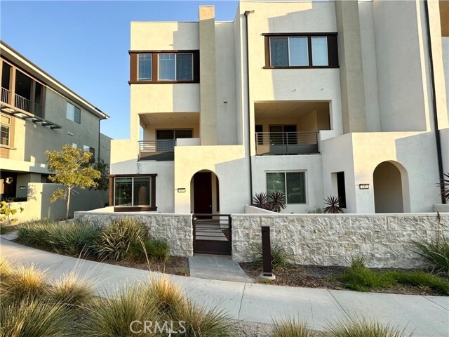 Building Photo - 147 Episode