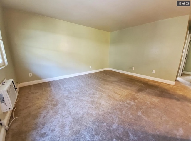 Building Photo - Beautiful 2BR/ 1BA Condo home with applian... Unit 5