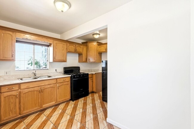 Photo - O'SULLIVAN Unit 4965.5