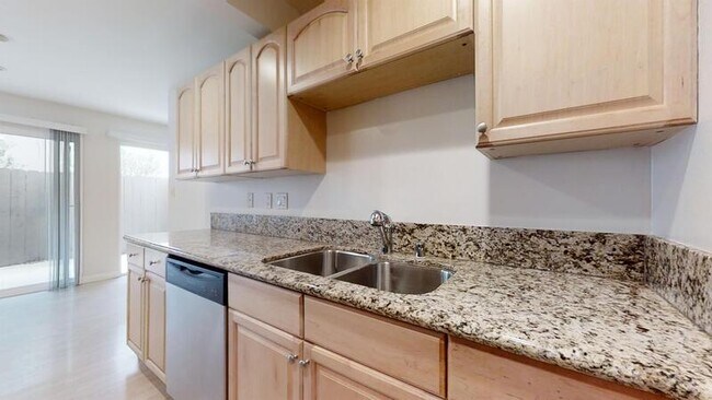 Photo - 503 Avenue G - C