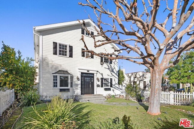 Photo - 11217 Kling St