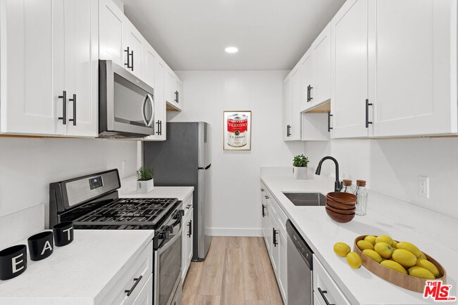 Photo - 3707 S Canfield Ave Unit 5