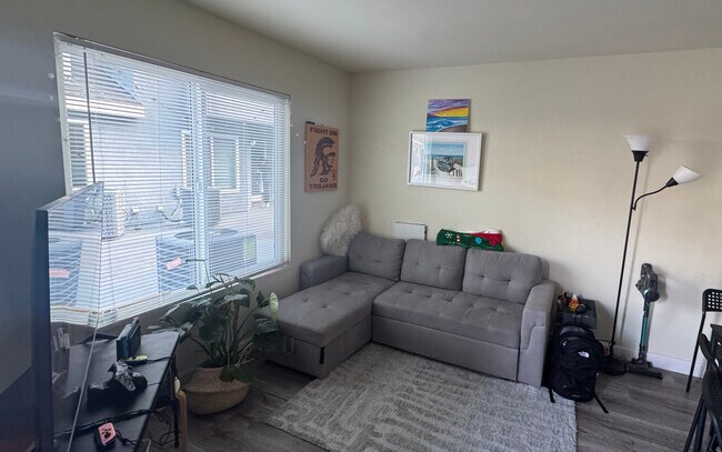 Photo - Menlo Apartments