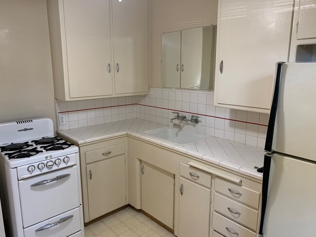 Photo - 181 S Marengo Ave Unit 5