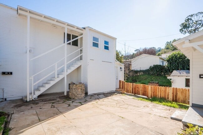 Building Photo - 728 E Palmer Ave Unit 728 E Palmer Ave  B Rental