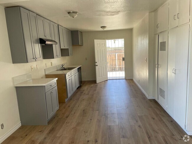 Building Photo - 13340 Navajo Rd Unit 3 Rental