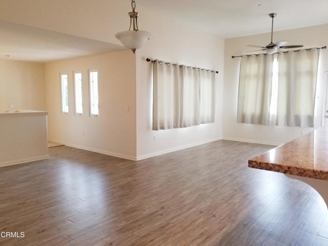 Photo - 992 Los Angeles