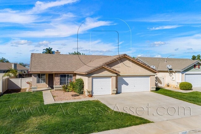 Photo - Stunning Single-Story Home with a Three-Car Garage in Winchester