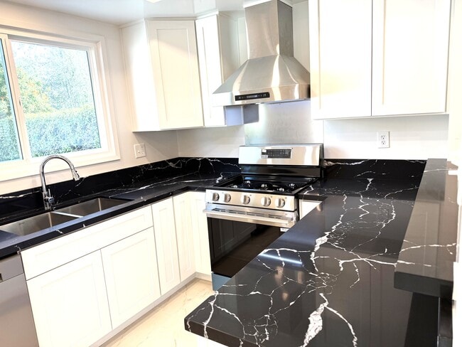 Photo - 3650 Hackett Ave