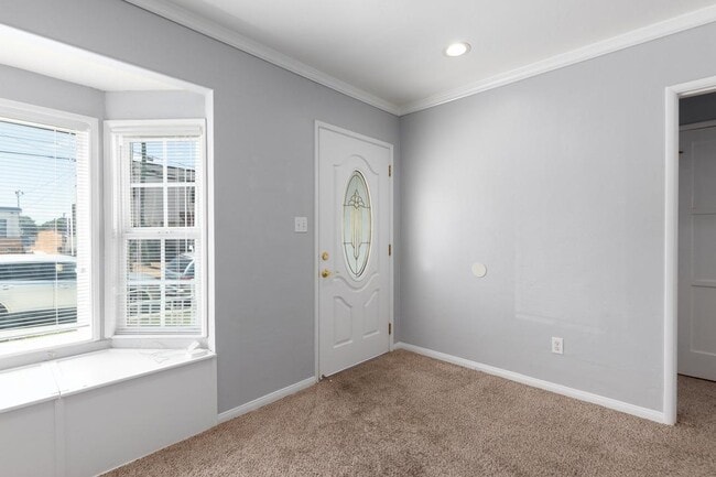 Photo - 4804 Iroquois Ave