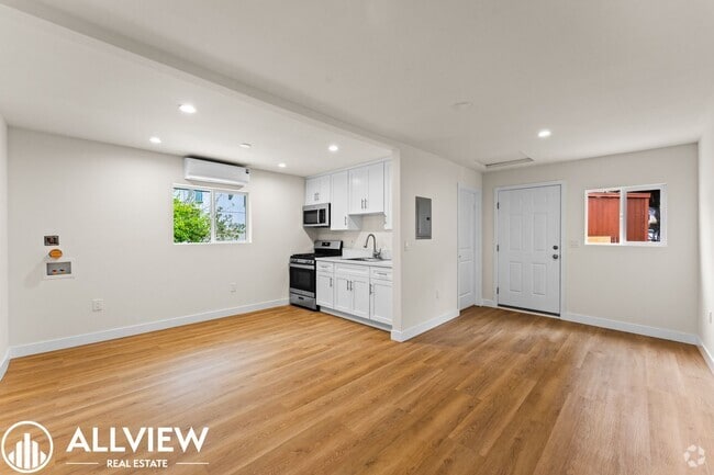 Building Photo - 1439 Locust Ave Unit ADU Rental