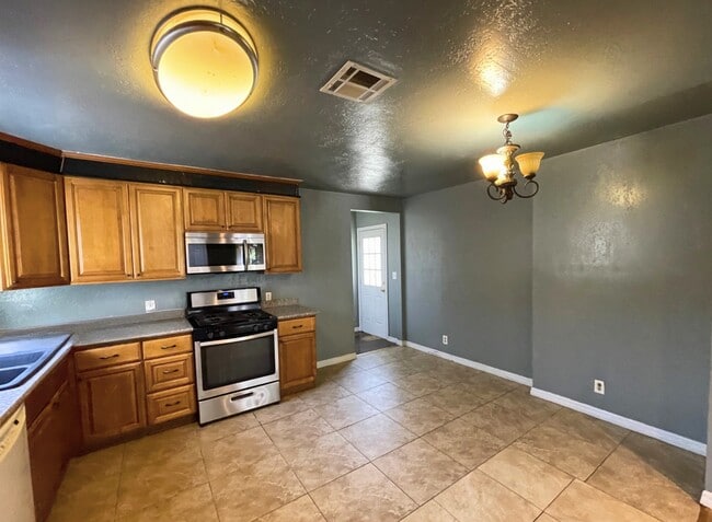 Building Photo - 8837 Tilden Ave Unit 8839