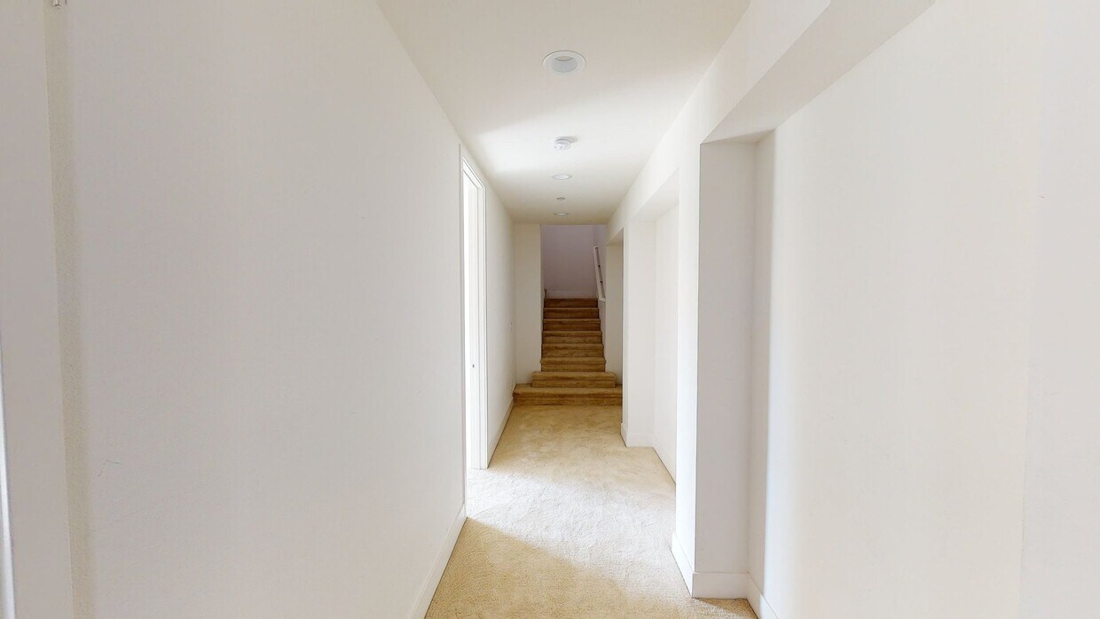 3D Tour - 1935 N Vulcan Ave