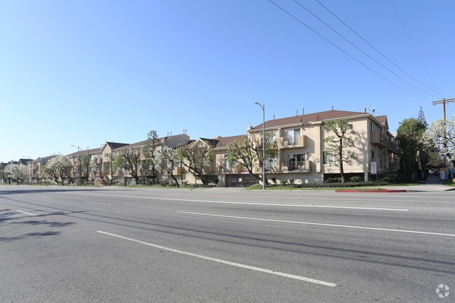 Building Photo - Nova Townhomes