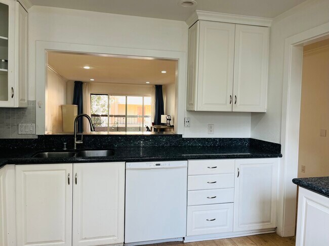 Photo - 3525 Lebon Dr Unit 219