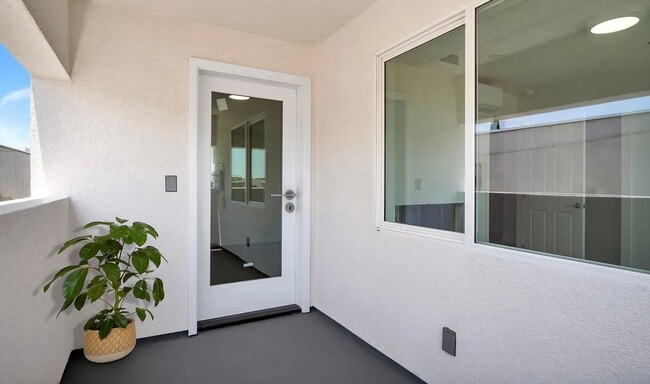 Photo - 2424 Michigan Ave Unit 205