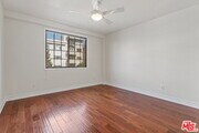 Photo - 107 N Swall Dr
