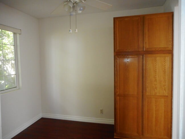 Photo - 4267 Van Nuys Blvd