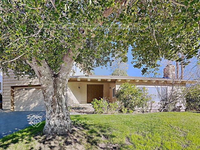 Building Photo - 23525 Arlen Dr