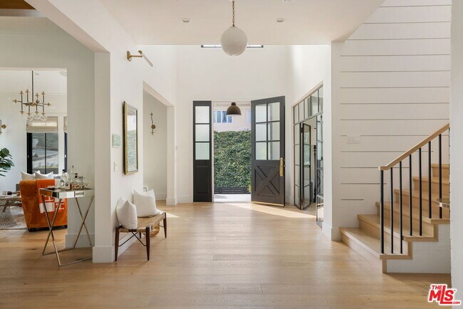 Photo - 16101 Royal Mt Dr