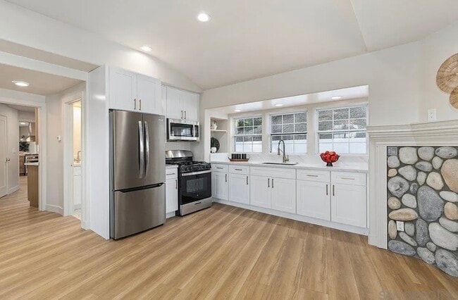 Building Photo - 5858 Del Cerro Blvd Unit 2