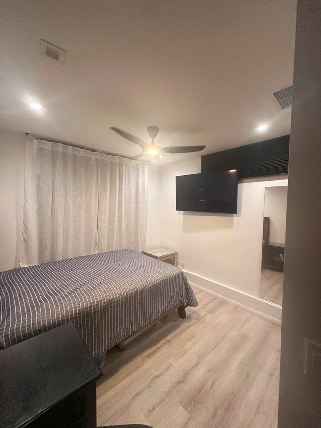 Photo - 3426 Gurnard Ave Unit 3424