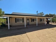 Photo - Spacious 3 bed on Fully Fenced 2 acres House