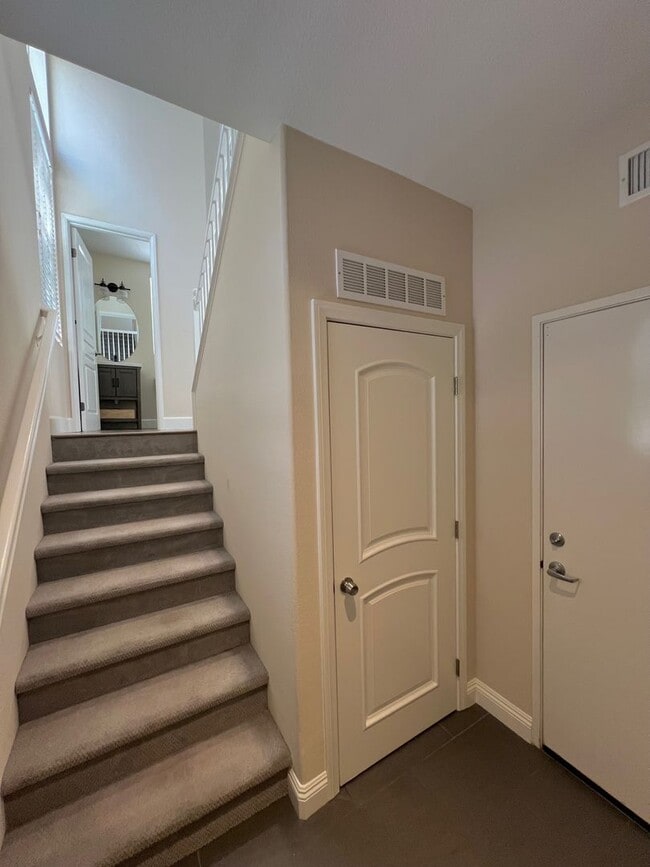 Photo - Spacious 1 Bedroom 1 1/2 Bathroom Townhome...