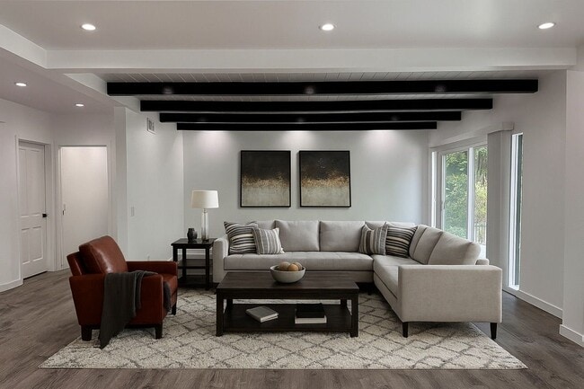 Photo - 2212 Linda Flora Dr