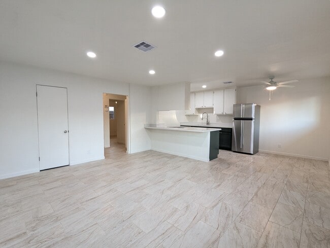 Building Photo - 73443 Catalina Way Unit 1