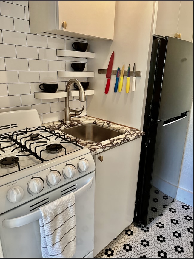 Photo - 1662 Glen Aylsa Ave