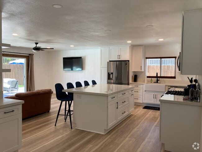 Building Photo - 3514 Hacienda Dr Rental