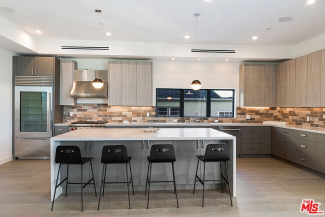 Photo - 10563 Ashton Ave Unit 2