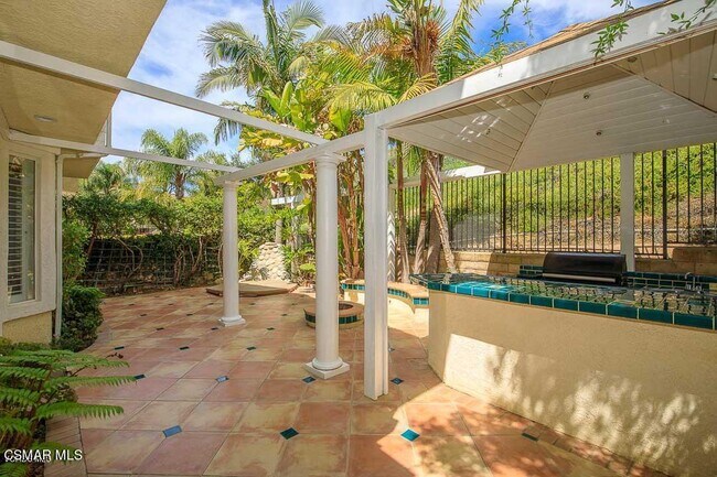 Photo - 3035 Hollycrest Ave