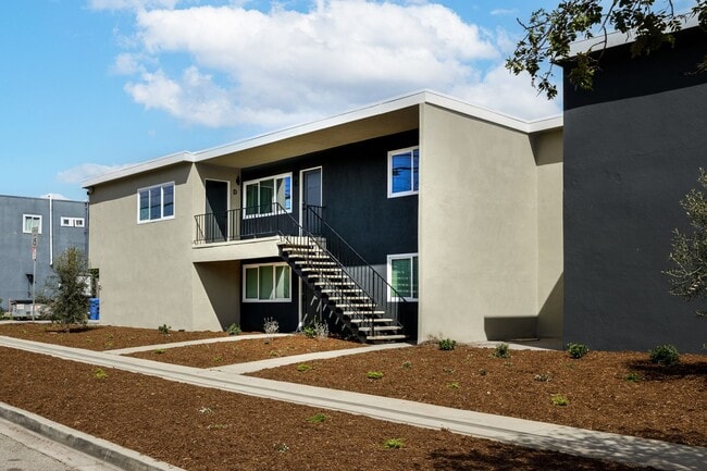 Building Photo - 1305 Amethyst St Unit 1305-B R