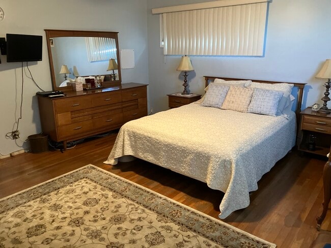 Photo - 731 Oro Ter Unit Two Bed Furnished Apt