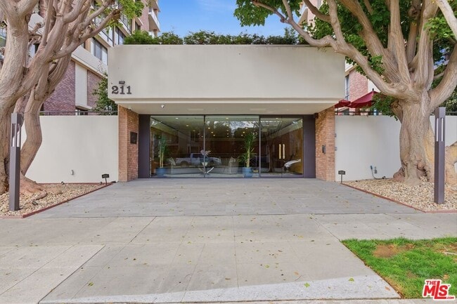 Photo - 211 S Spalding Dr Unit 107N