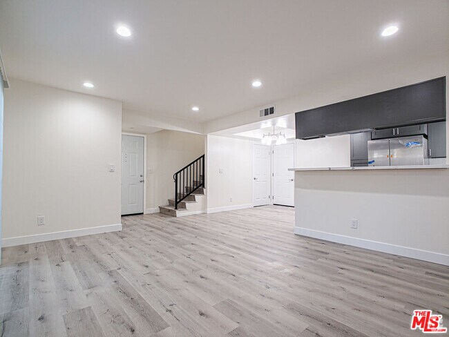 Building Photo - 17200 Roscoe Blvd Unit E Rental