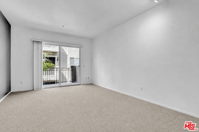 Photo - 4060 Glencoe Ave Unit 311