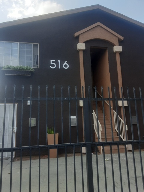 Exterior - 516 W Century Blvd Apartments Unit 4