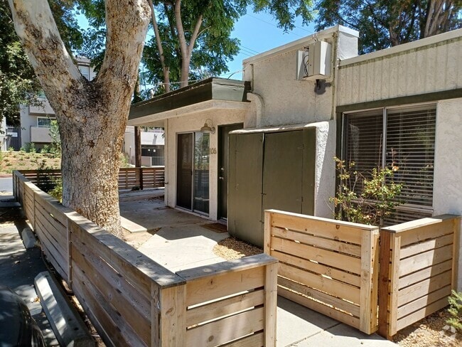 Building Photo - Individual Bungalows: All 1 bedroom/ 1 bat... Unit 106 Rental
